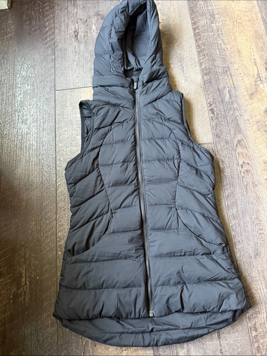 lululemon athletica Jackets & Blazers - lululemon athletica Black Hooded Quilted Puffer Vest